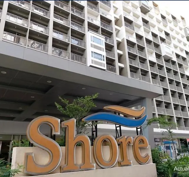 Big Cut End-Unit Condo In Shore Residences Manila